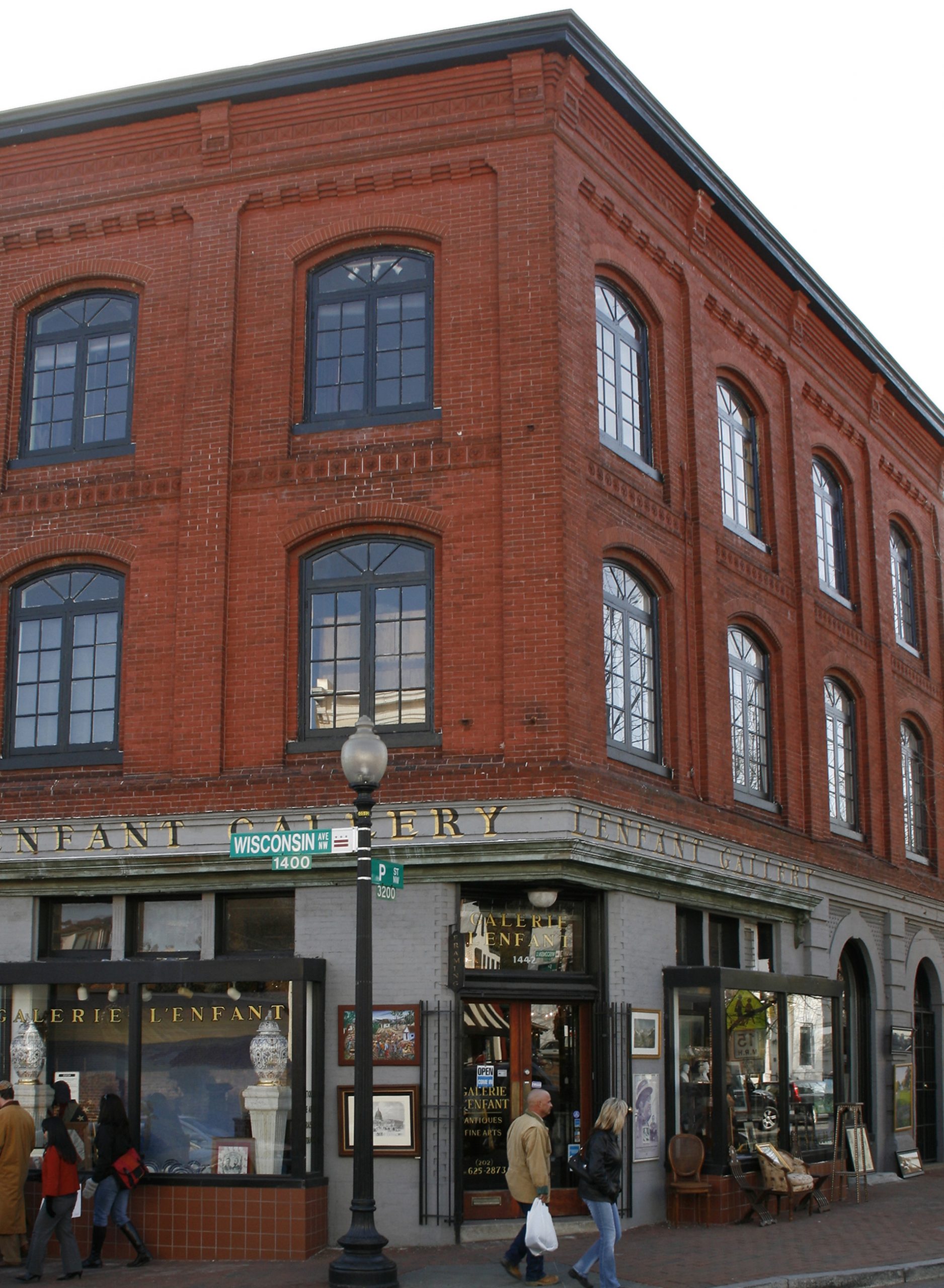 my-boss-took-it-too-seriously-when-i-refused-to-answer-after-5-pm-hr-stepped-in.jpg My Boss Took It Too Seriously When I Refused to Answer After 5 PM — HR Stepped In