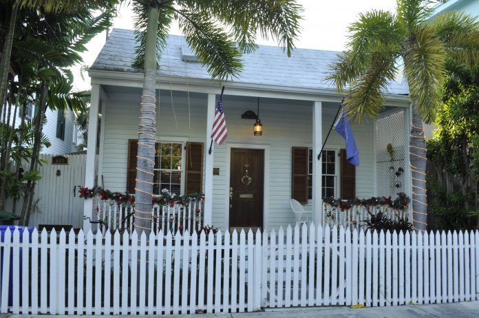 7 Best Eyebrow Growth Serums for Fuller Brows, Tested in 2026